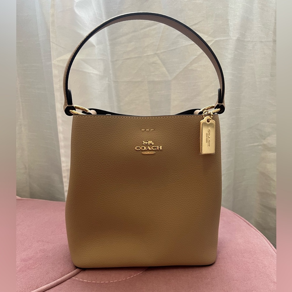 Coach Town Bucket Bag Nude with crossbody strap